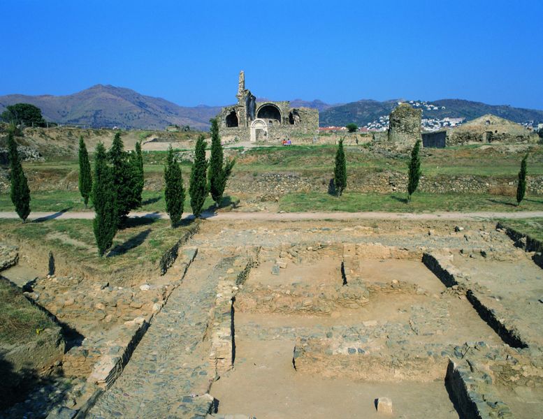 diferents edificis militars